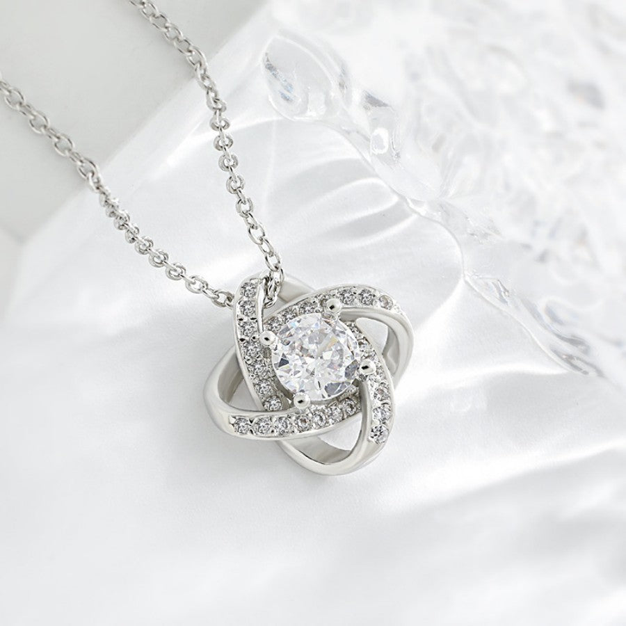 Heart Of Eternity Clavicle Chain Rotating Lucky Four-leaf Clover Necklace