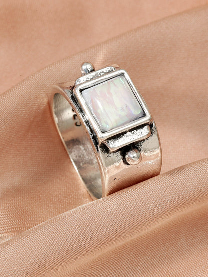 European and American style wedding souvenir gemstone ring with alloy and resin.