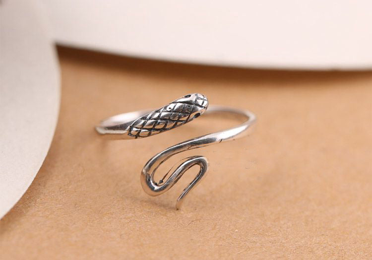 925 sterling silver small snake ring with unique design.