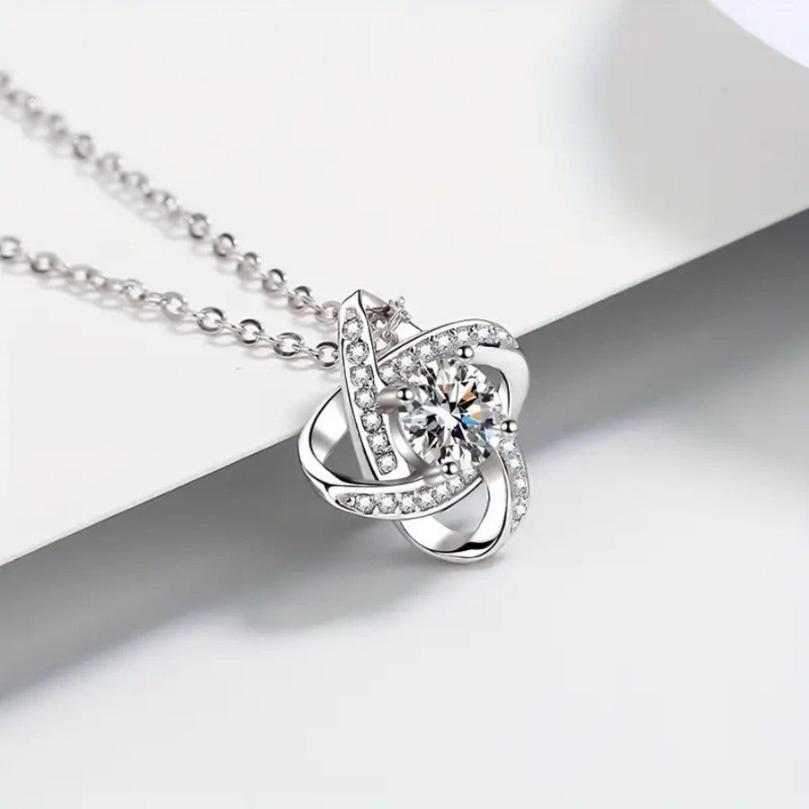 Heart Of Eternity Clavicle Chain Rotating Lucky Four-leaf Clover Necklace