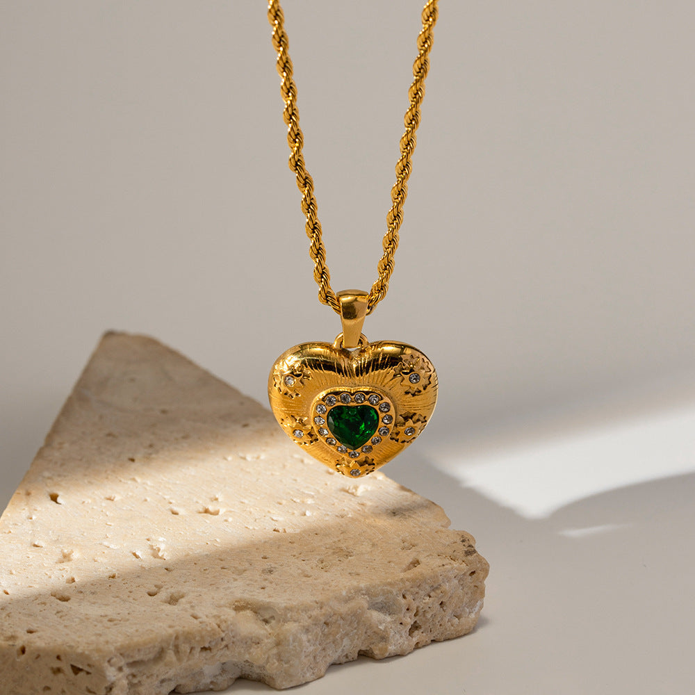 Inlaid Emerald Zircon Heart-shaped Pendant Necklace