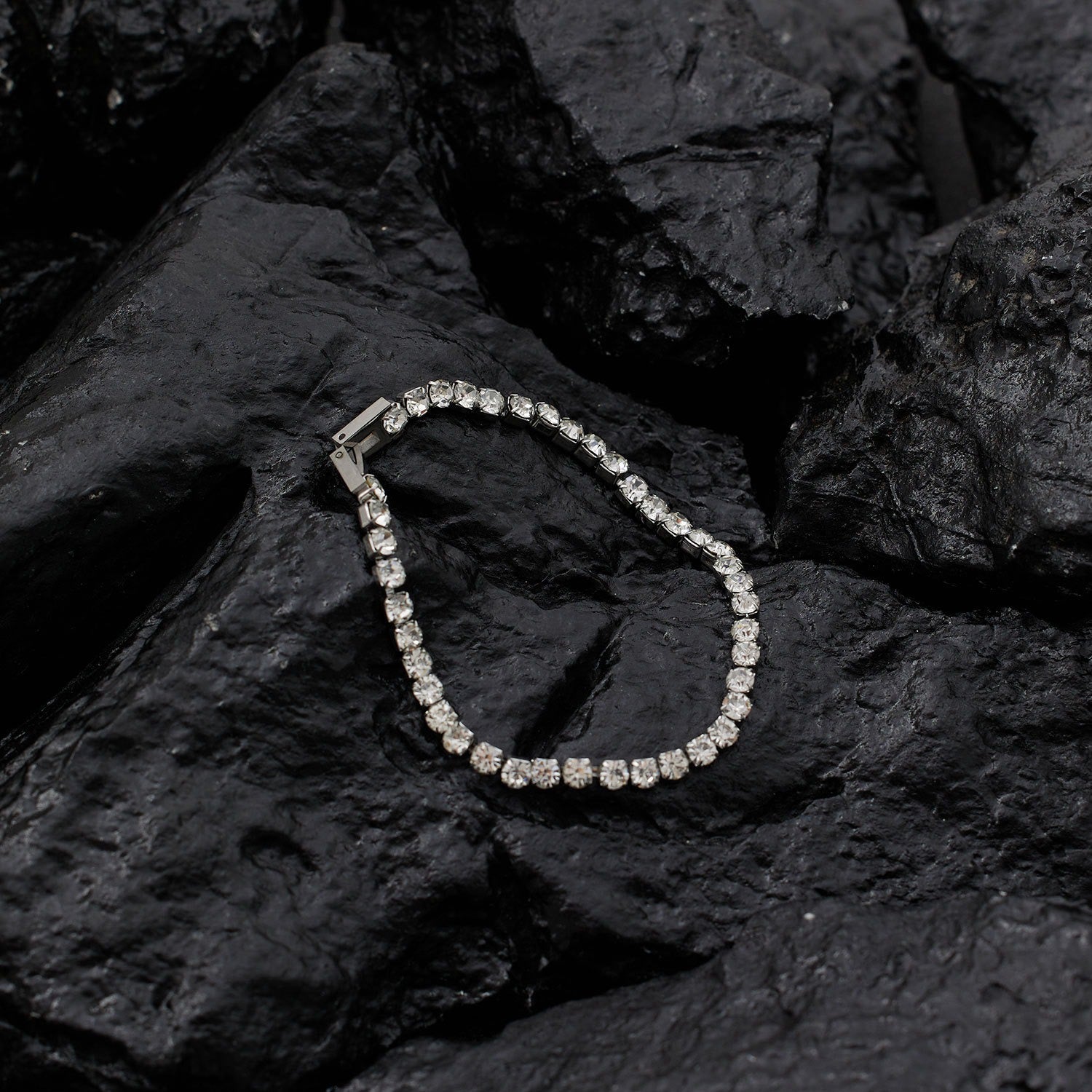 Light colored diamond claw inlaid zircon titanium steel bracelet