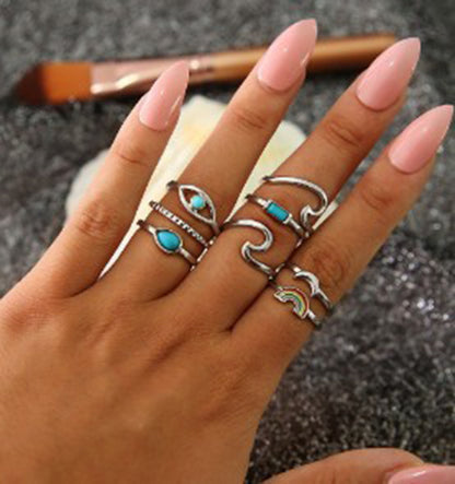 Leaf Crown Geometric Articulation Rings on hand, 6-piece combination set, alloy material.